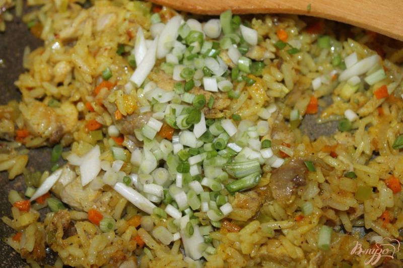 Фото приготовление рецепта: Рис с кабачками и куриным мясом шаг №6