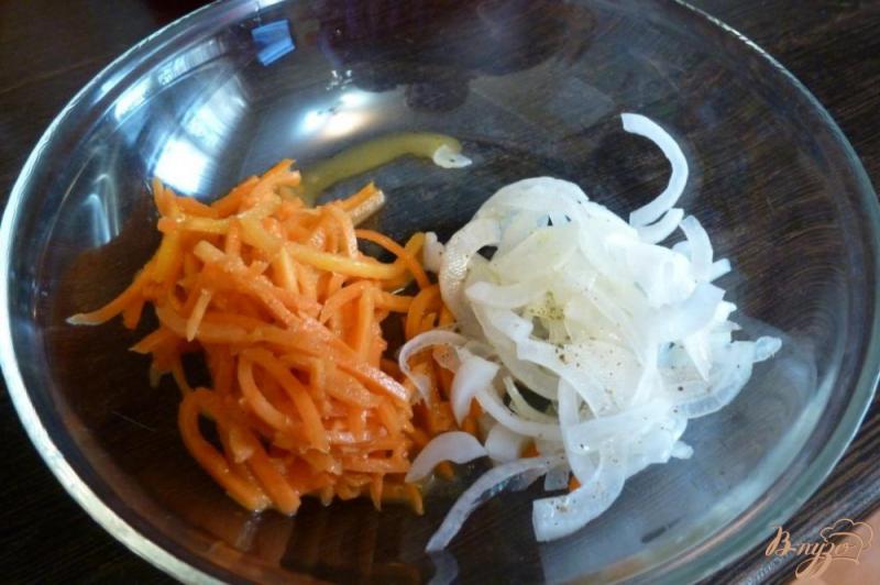 Фото приготовление рецепта: Салат из спаржевой фасоли и моркови по-корейски шаг №2