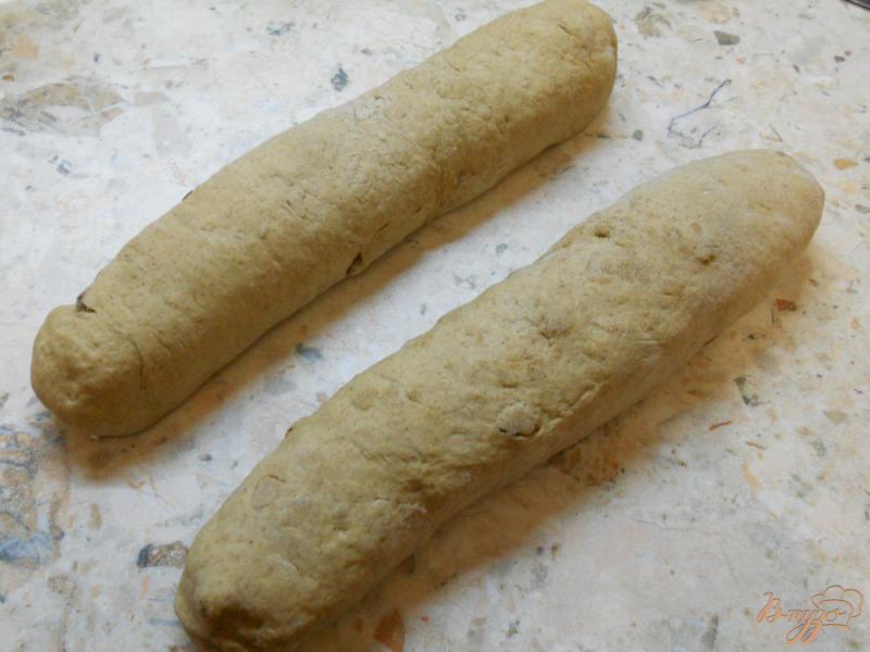 Фото приготовление рецепта: Пшенично-ржаной батон с изюмом шаг №9