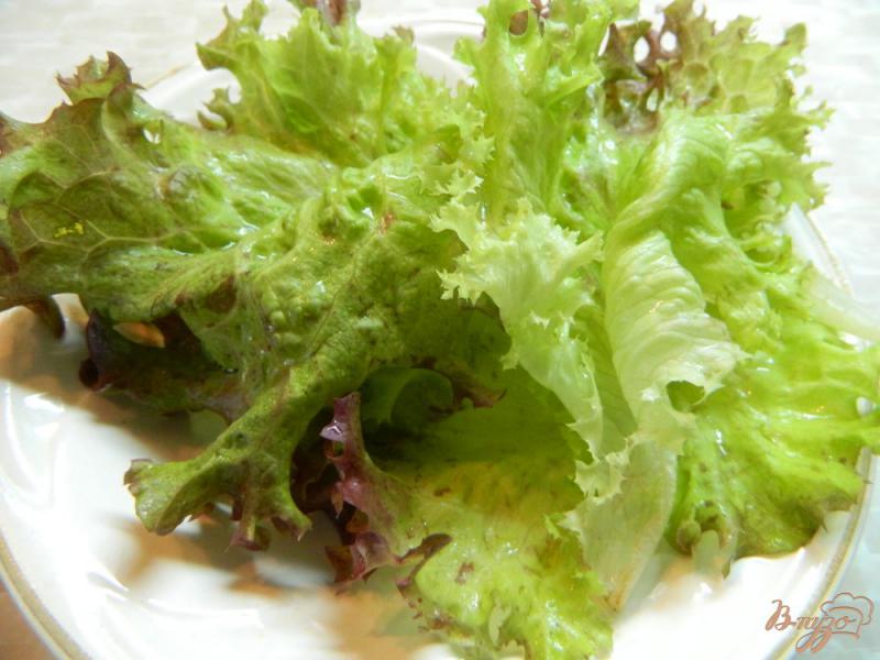 Фото приготовление рецепта: Салат с огурцом, редисом и маринованным имбирем шаг №1