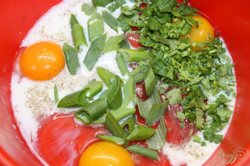 Фото приготовление рецепта: Омлет с овощной начинкой и сливочным сыром шаг №2