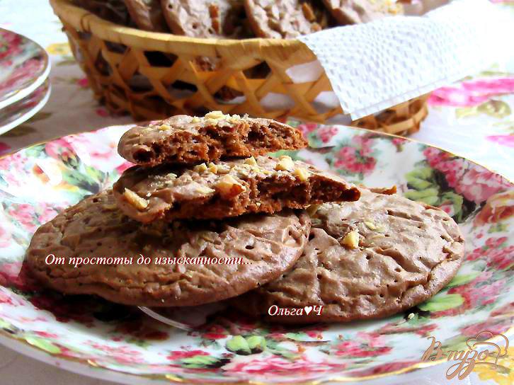 Фото приготовление рецепта: Шоколадное печенье с орехами шаг №6