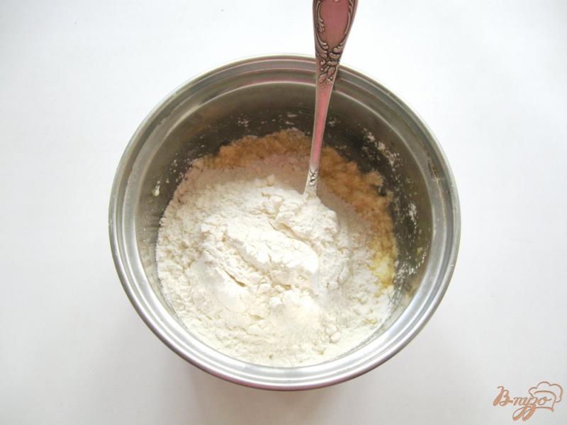 Фото приготовление рецепта: Пирог с абрикосовым джемом шаг №2