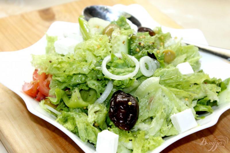 Фото приготовление рецепта: Легкий «фитнес салат» с маринованными сливами шаг №6