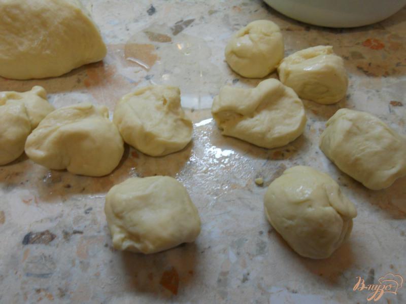 Фото приготовление рецепта: Пирожки с картофелем на кефирно-дрожжевом тесте шаг №4