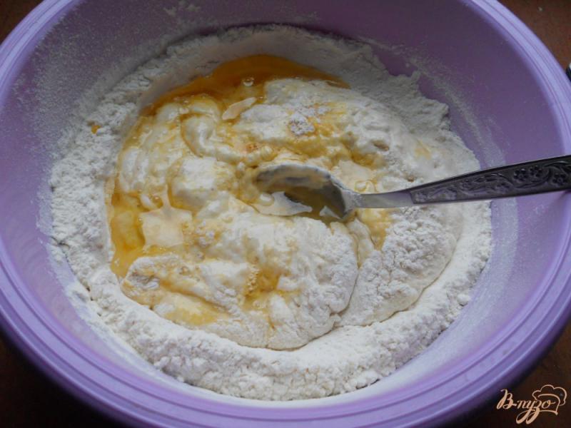 Фото приготовление рецепта: Пирожки с картофелем на кефирно-дрожжевом тесте шаг №2