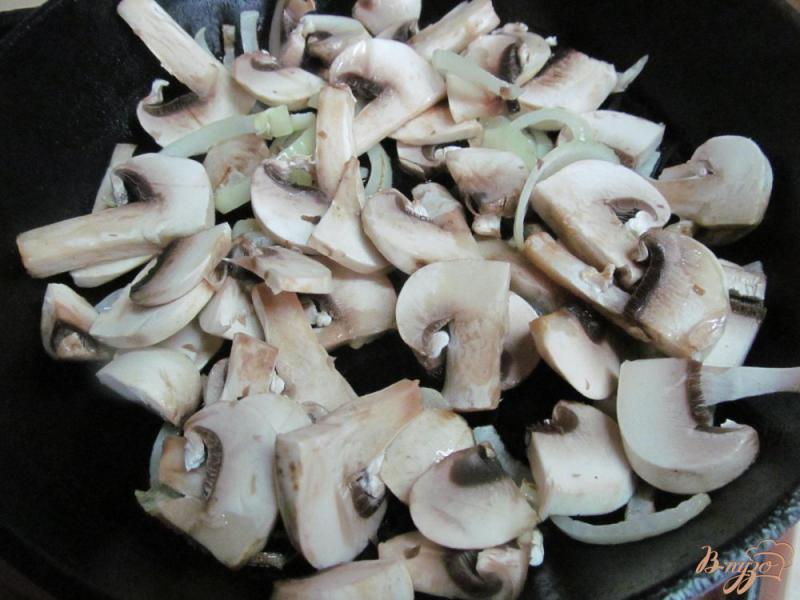 Фото приготовление рецепта: Запеченный картофель с грибами и помидором шаг №1