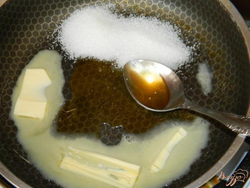 Фото приготовление рецепта: Рисовая каша с карамельными ананасами шаг №3