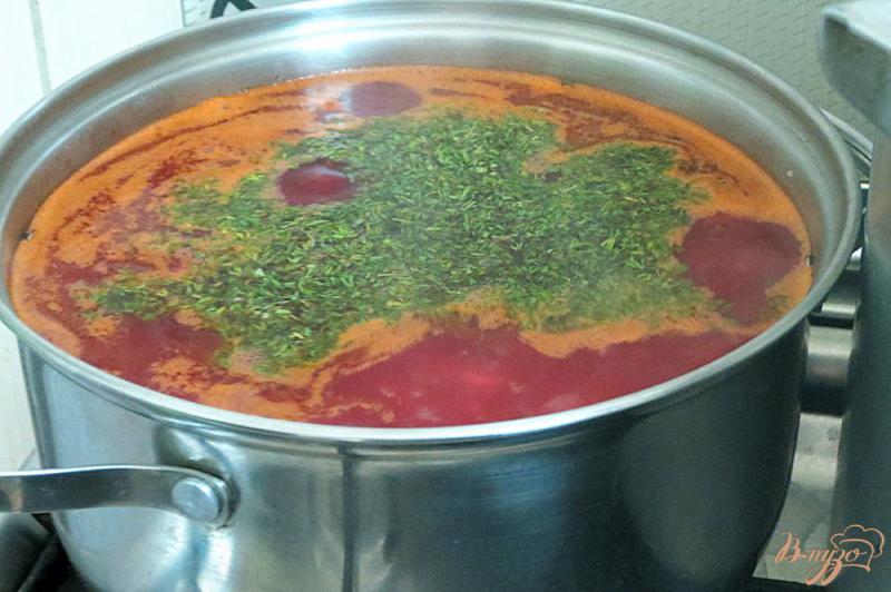 Фото приготовление рецепта: Блиц борщ с бычками в томатном соусе. шаг №6