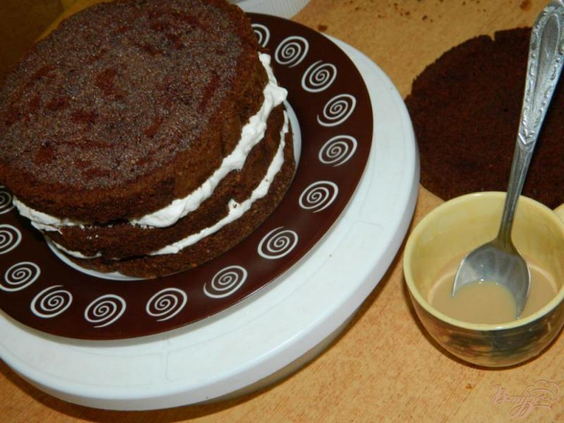 Фото приготовление рецепта: Шоколадный торт «Бейлиз» шаг №4