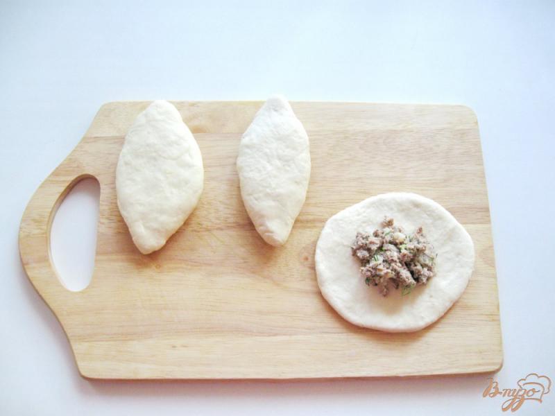 Фото приготовление рецепта: Пирожки с картофелем и ливером шаг №7