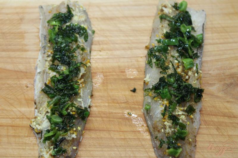 Фото приготовление рецепта: Рыбные мини - рулеты фаршированные овощами шаг №3