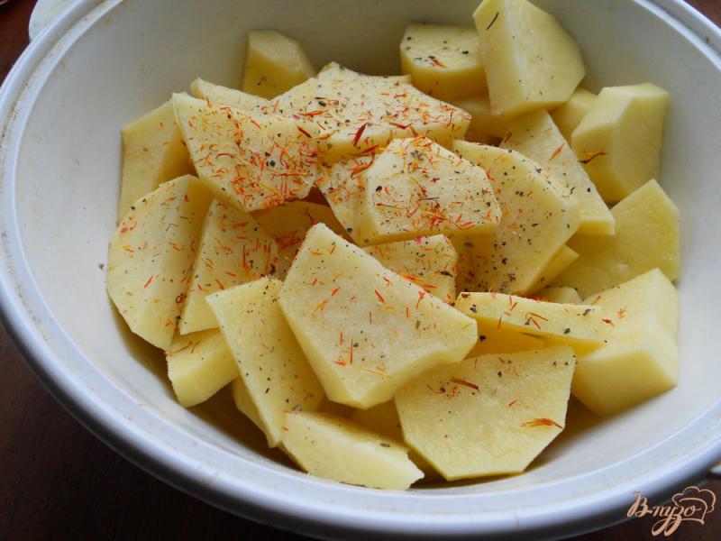 Фото приготовление рецепта: Картофель с сыром в микроволновке шаг №1