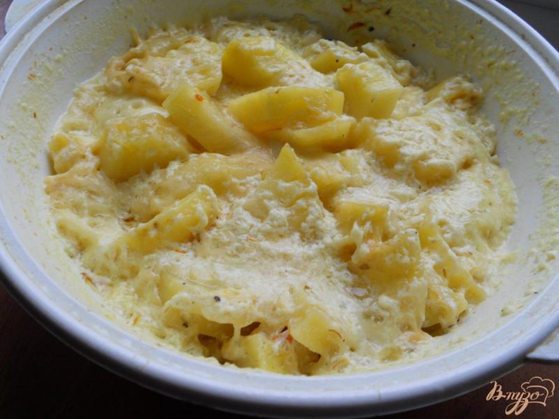Фото приготовление рецепта: Картофель с сыром в микроволновке шаг №4