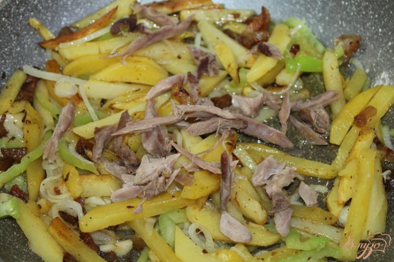 Фото приготовление рецепта: Картофель по - сельски на сале шаг №5