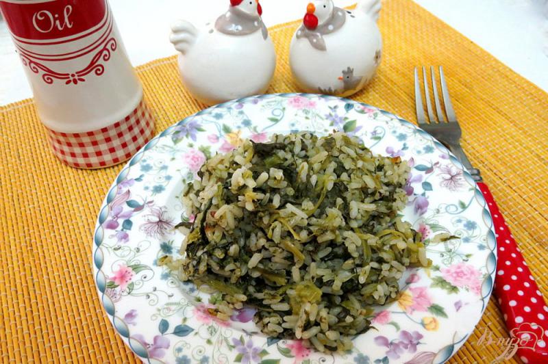 Фото приготовление рецепта: Рис со щавелем и шпинатом шаг №6
