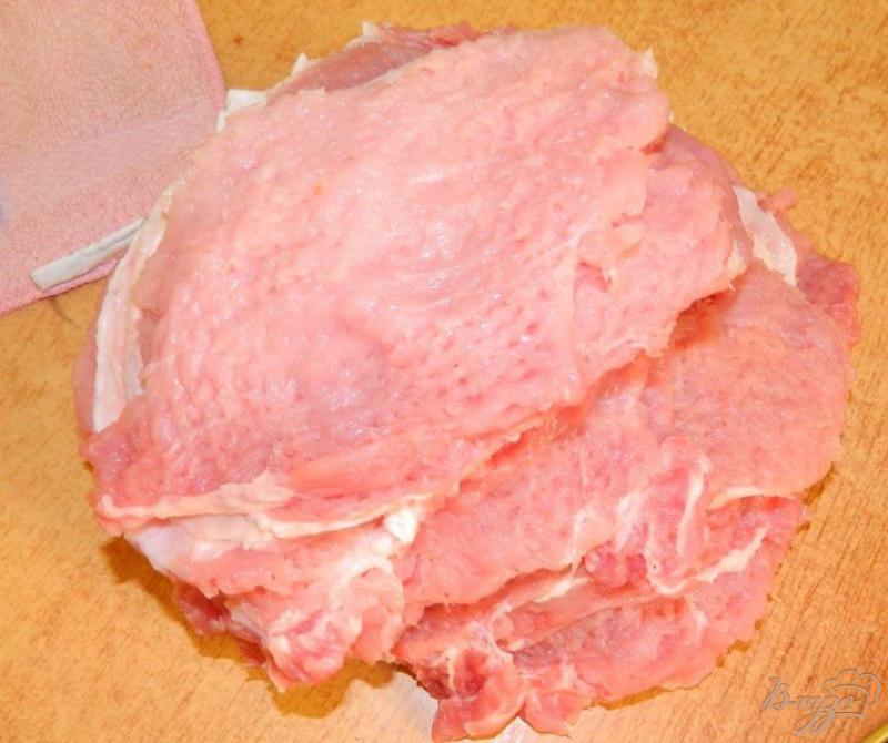 Фото приготовление рецепта: Отбивные из свинины, маринованные в луке и газировке шаг №1