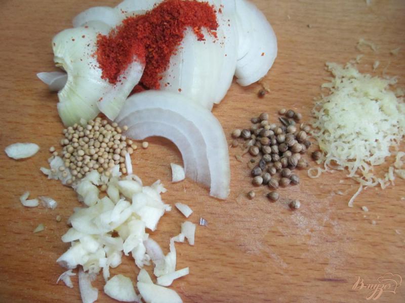 Фото приготовление рецепта: Жареный картофель с индийскими пряностями шаг №1