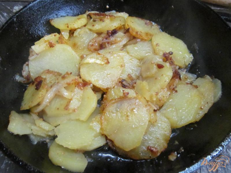 Фото приготовление рецепта: Жареный картофель с индийскими пряностями шаг №5