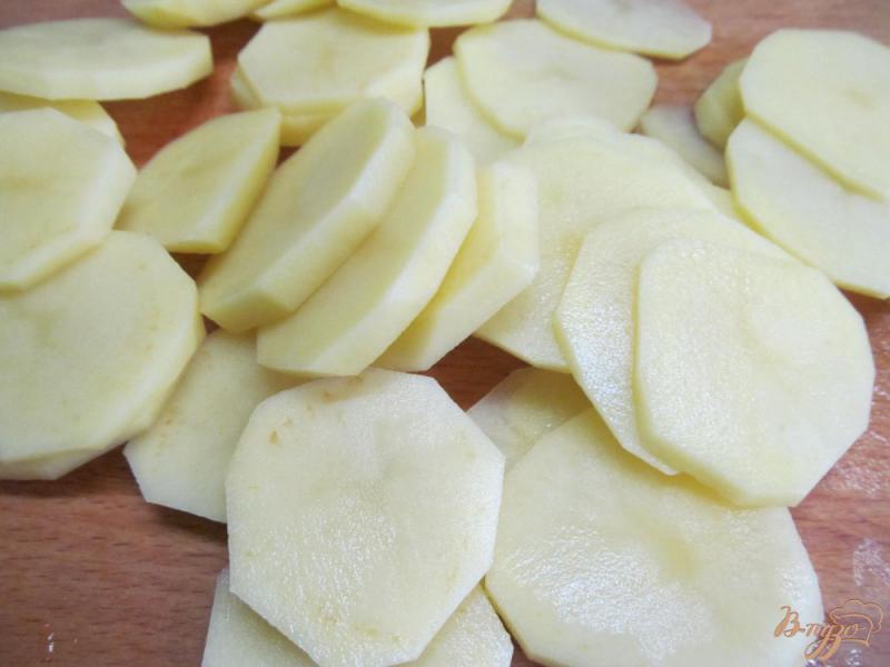 Фото приготовление рецепта: Жареный картофель с индийскими пряностями шаг №3