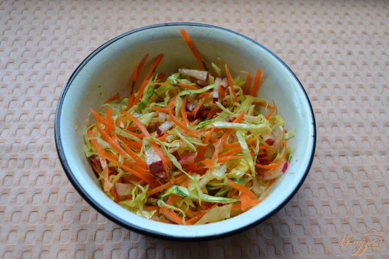 Фото приготовление рецепта: Весенний овощной хрустящий салат шаг №4