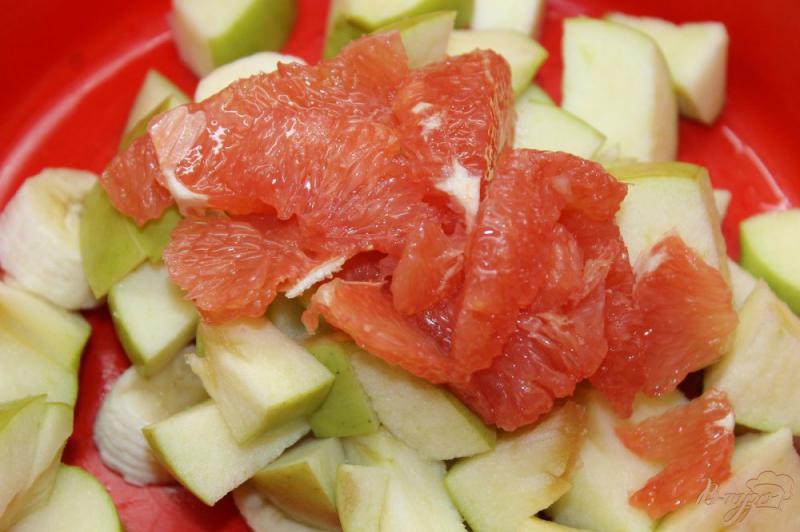 Фото приготовление рецепта: Быстрый фруктовый салат на завтрак шаг №3