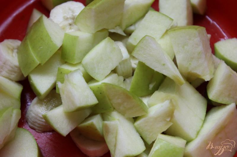 Фото приготовление рецепта: Быстрый фруктовый салат на завтрак шаг №2
