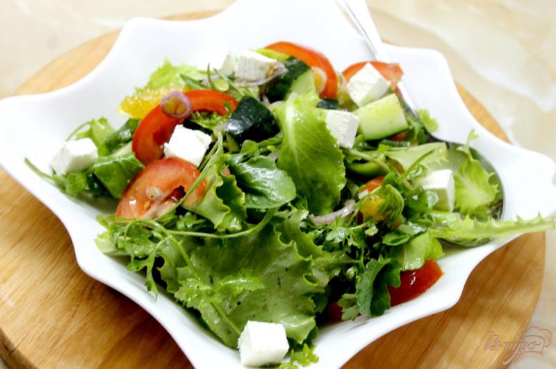 Фото приготовление рецепта: «Аля» греческий салат с апельсином шаг №7