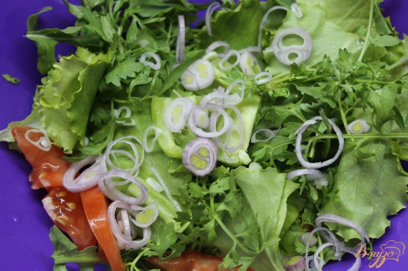 Фото приготовление рецепта: «Аля» греческий салат с апельсином шаг №4