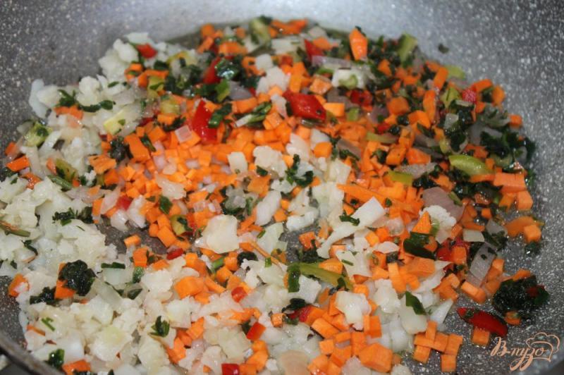 Фото приготовление рецепта: Суп из цветной капусты с яйцом шаг №4