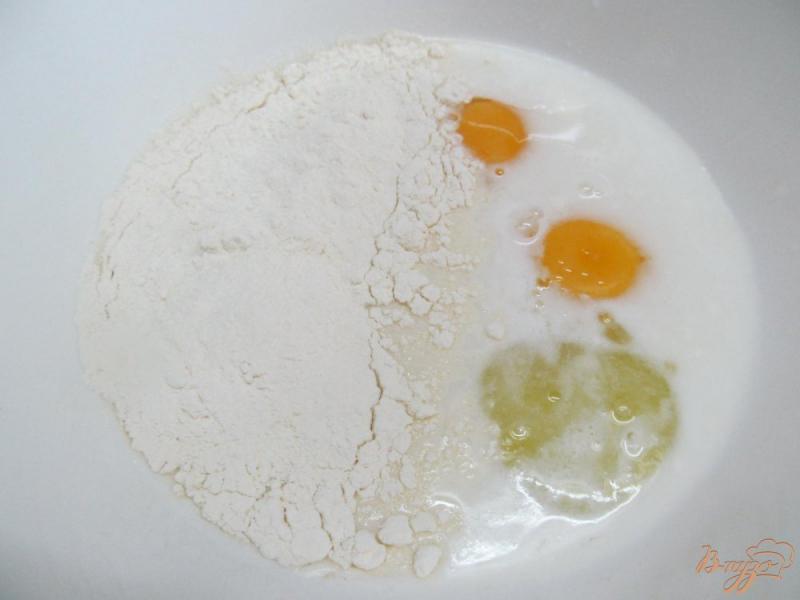 Фото приготовление рецепта: Блины с начинкой из зелени с яйцом и кукурузой шаг №1