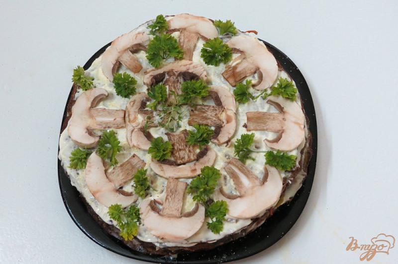Фото приготовление рецепта: Печёночный торт с грибами шаг №11