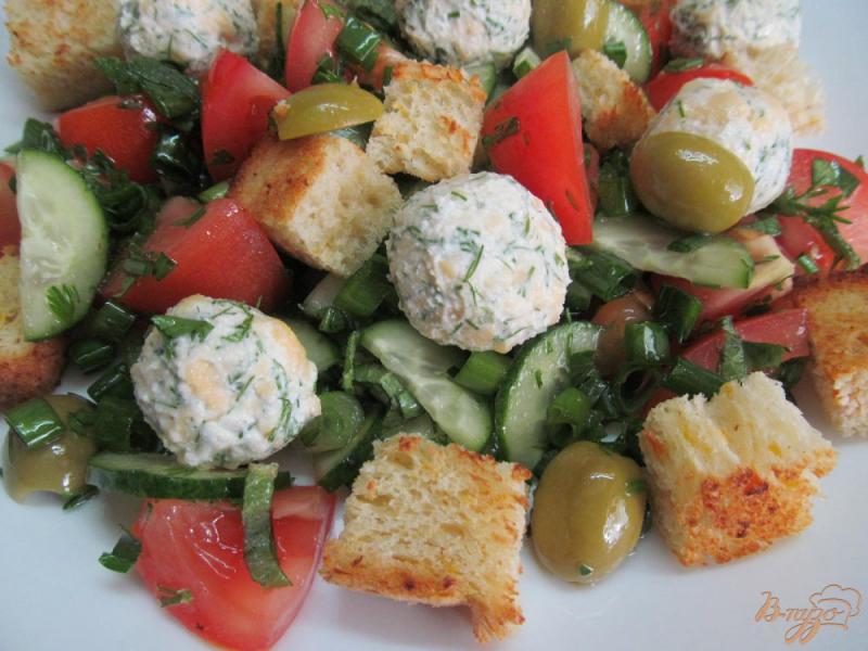Фото приготовление рецепта: Салат с шариками из сыра шаг №6