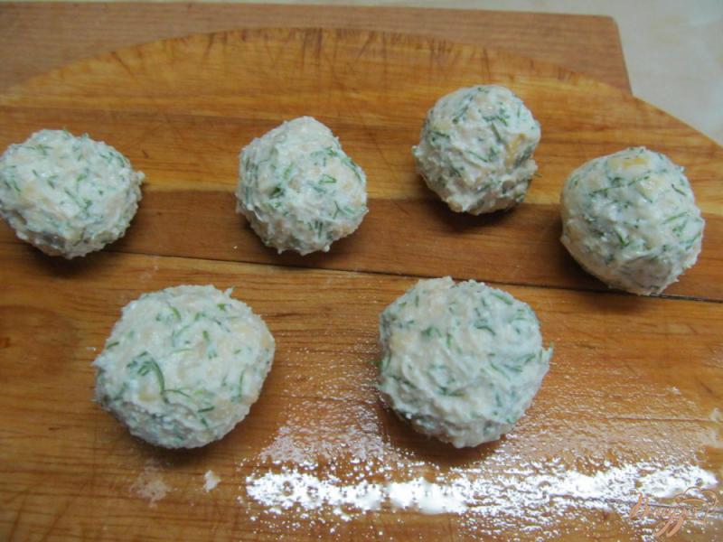 Фото приготовление рецепта: Салат с шариками из сыра шаг №2