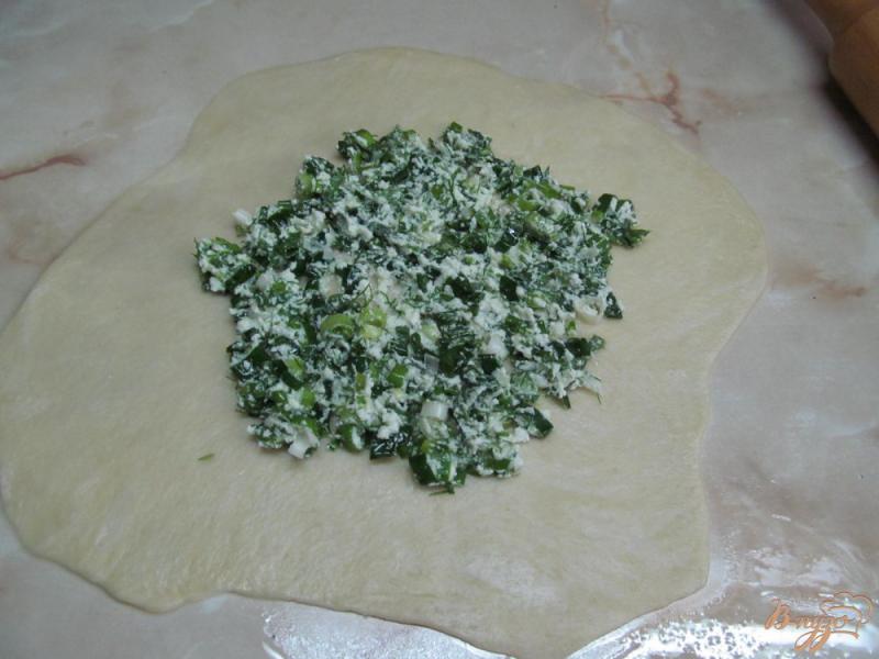 Фото приготовление рецепта: Лепешки с начинкой из зелени и творога шаг №7
