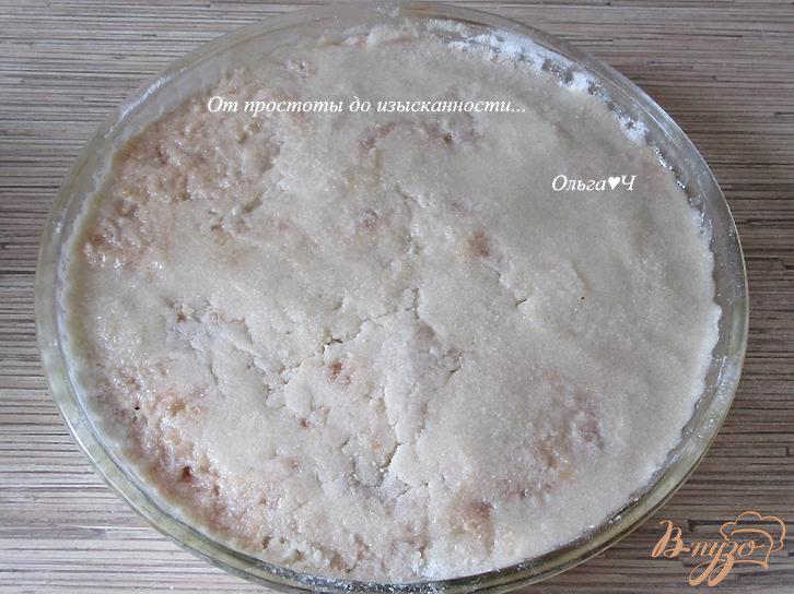 Фото приготовление рецепта: Яблочный насыпной пирог с брусникой шаг №5