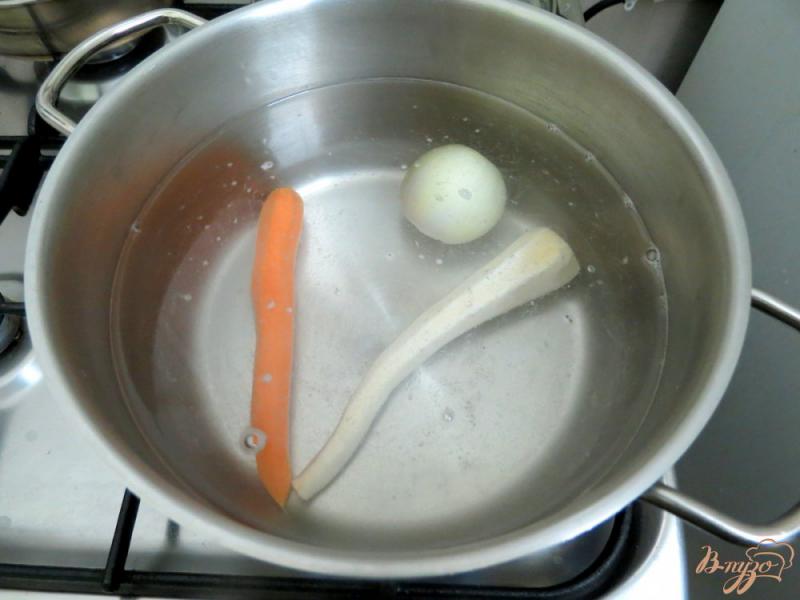 Фото приготовление рецепта: Суп молочно-кабачковый шаг №2