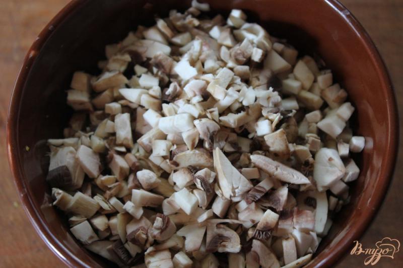 Фото приготовление рецепта: Кабачки с начинкой из грибов и зелени шаг №1