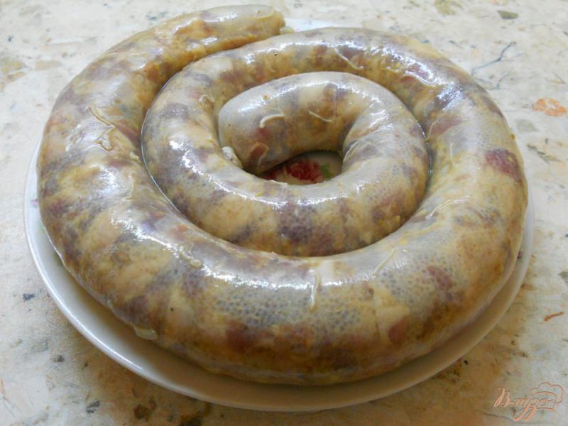 Фото приготовление рецепта: Домашняя колбаса с французской горчицей и луком шаг №4