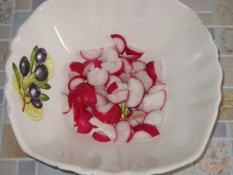 Фото приготовление рецепта: Овощной салат с капустой, редисом и корнишонами шаг №1