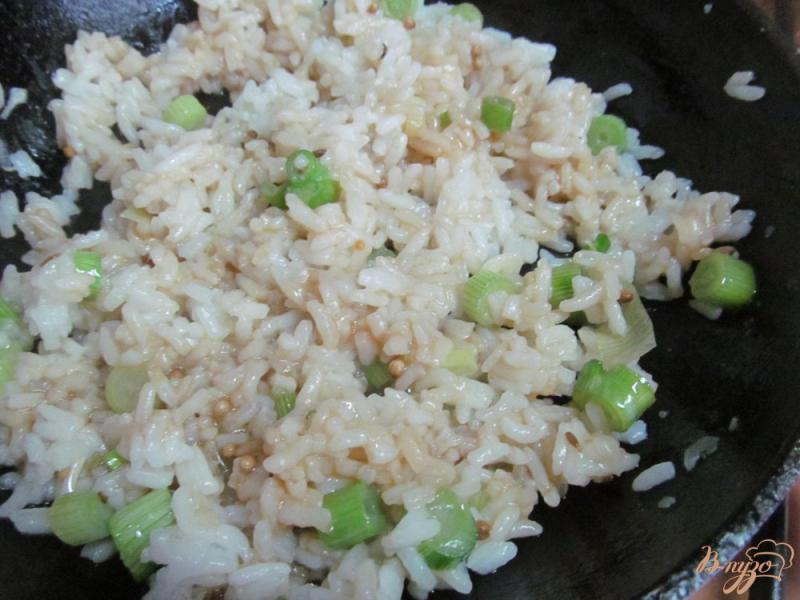 Фото приготовление рецепта: Французский омлет с китайским рисом шаг №2