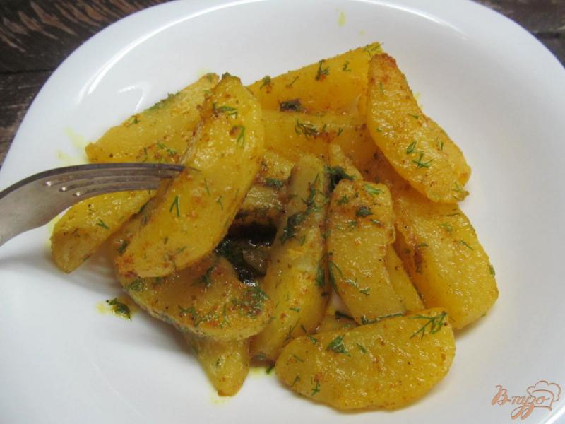 Фото приготовление рецепта: Запеченный картофель в масле карри шаг №5