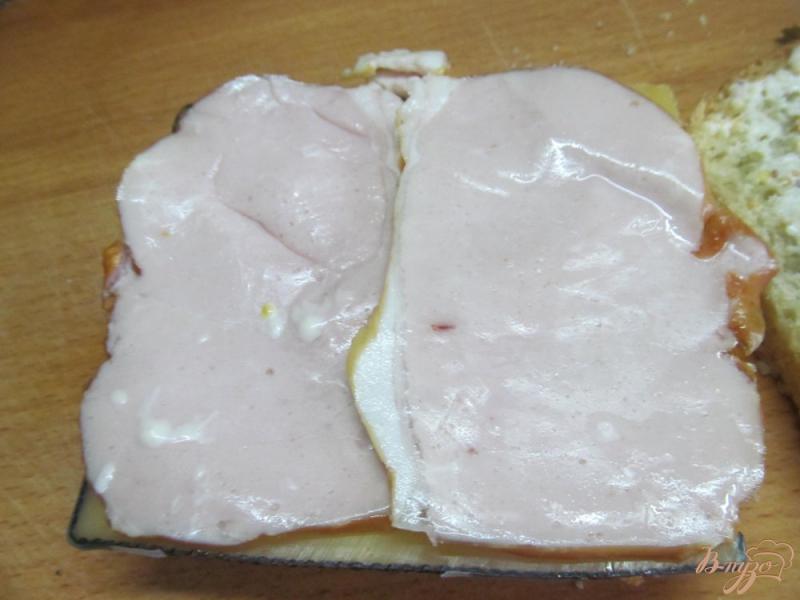 Фото приготовление рецепта: Сэндвич крок мадам шаг №4