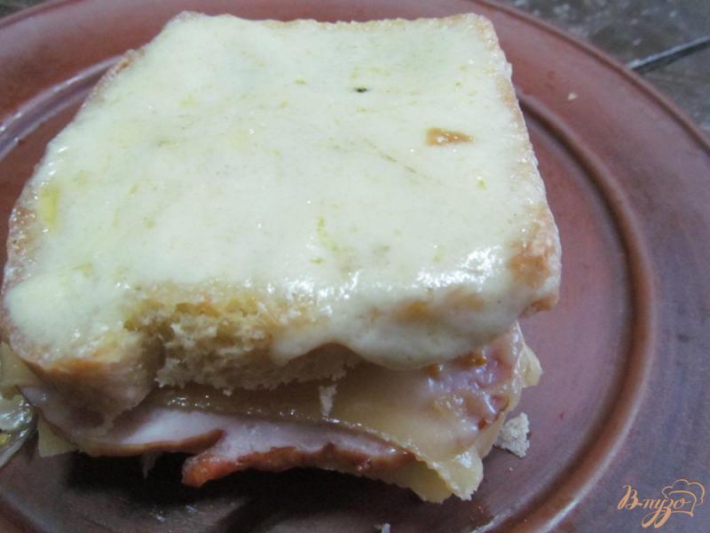 Фото приготовление рецепта: Сэндвич крок мадам шаг №10