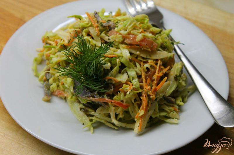 Фото приготовление рецепта: Капустный салат с куриными желудками и сыром шаг №7