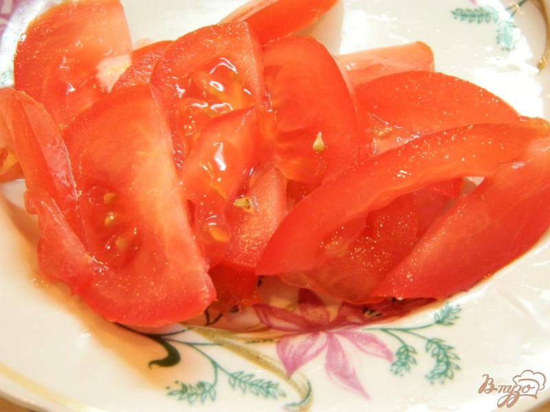 Фото приготовление рецепта: Салат из листьев салата с яблоком, помидором и огурцом шаг №4