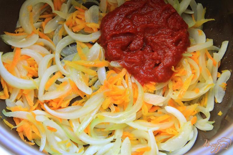 Фото приготовление рецепта: Лемонема в томатном соусе в мультиварке шаг №3