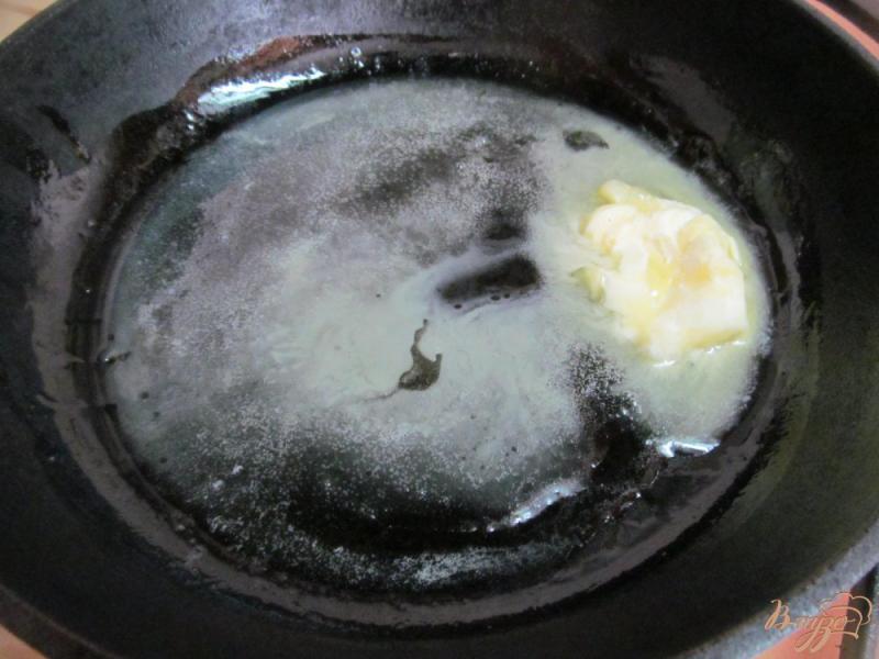 Фото приготовление рецепта: Сыр бри в лаваше с медом шаг №5