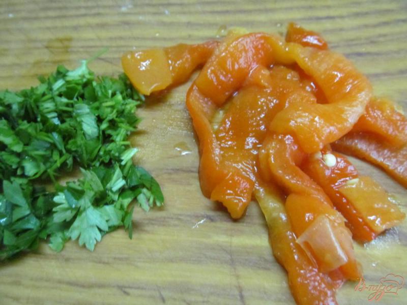 Фото приготовление рецепта: Закуска из лаваша с зеленью и сыром шаг №1