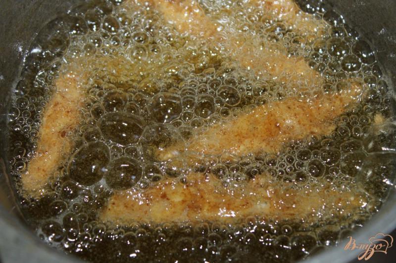 Фото приготовление рецепта: Курица фри с огуречным соусом шаг №5